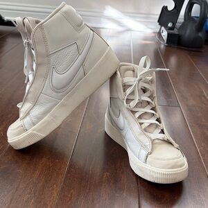 Nike Blazer Mid Victory
Summit White White Phantom Light Cream